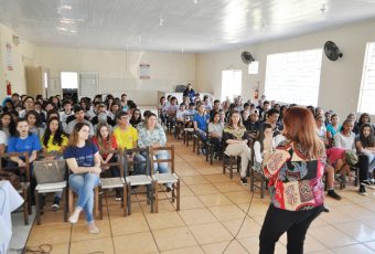 Sicredi fala sobre Educação Financeira com alunos da rede municipal de Carazinho